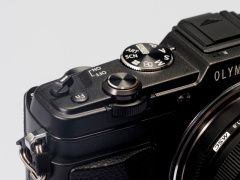 OLYMPUS OM-D E-M5 4.jpg